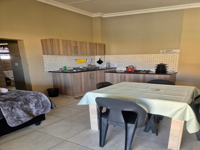 Namaqua Double Self-catering (Shower)