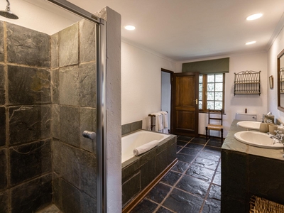 Superior Double Room - Giraffe Room