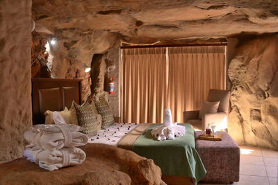 Honeymoon Cave Suite