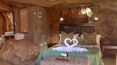 Honeymoon Cave Suite