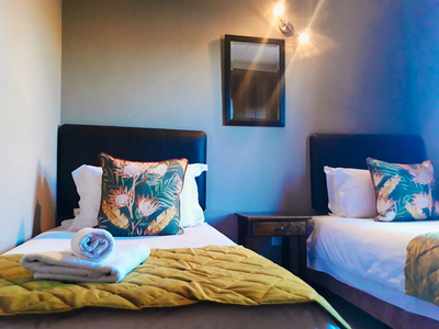 Self-catering 8 Sleeper