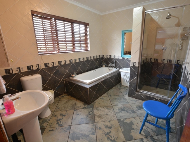 Unit 1 - 2 Bedroom Apartment