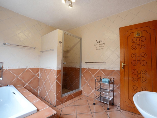 Unit 2 - 2 Bedroom Apartment