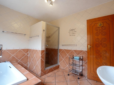 Unit 2 - 2 Bedroom Apartment