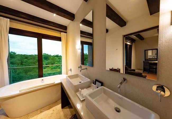 River Lodge Suite Bathroom