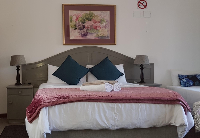 Balcony Standard Queen 1