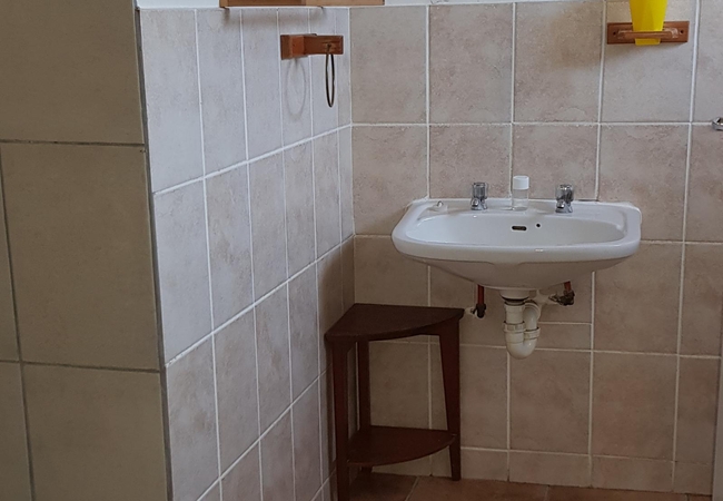 Balcony Standard Queen 1