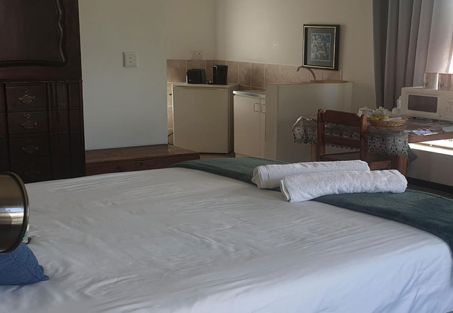 Balcony Standard Queen 4