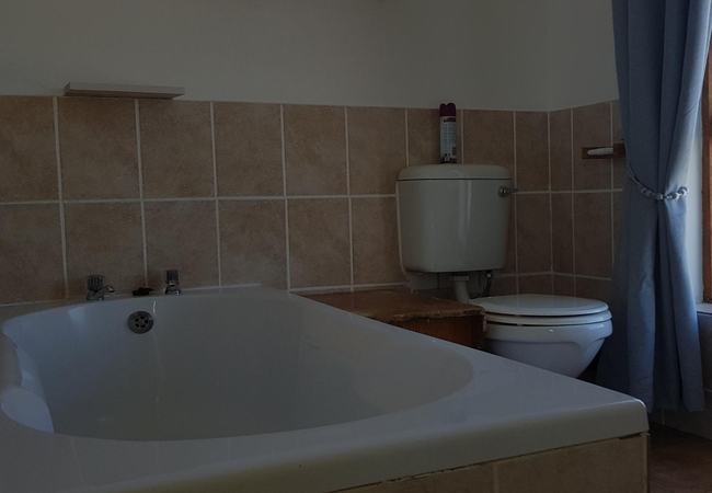 Balcony Standard Queen 4