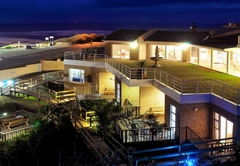 Kellys Beachfront Apartments