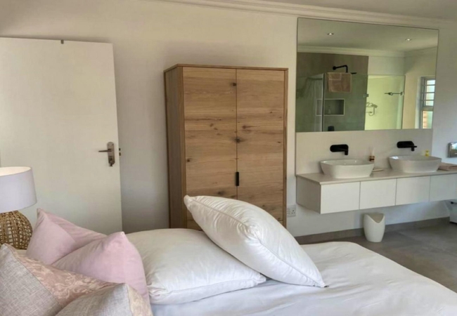  Family Beachfront Sea View Apartment