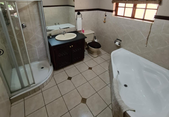 Double Room with Shower and Bath