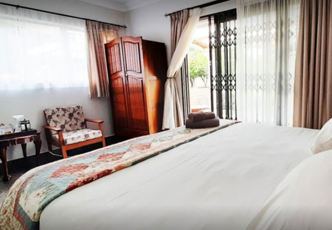 Standard Twin / King Room