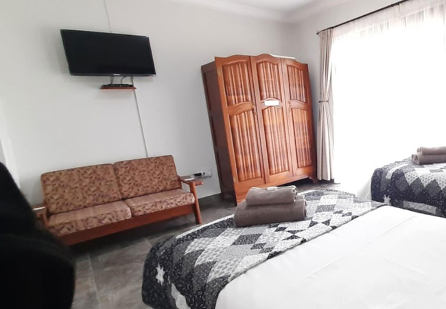 Standard Twin / King Room