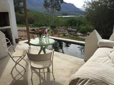 Leccino Cottage with hot tub and splash pool