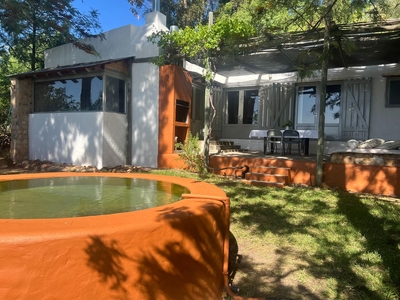 Kalamata Cottage with hot tub and splash pool