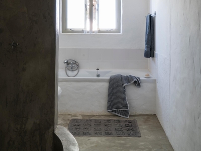 Kalamata Cottage with hot tub and splash pool