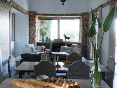 Mission Cottage with splash pool