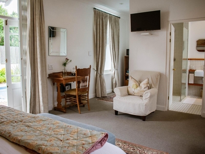 King Room with Garden: AJ 