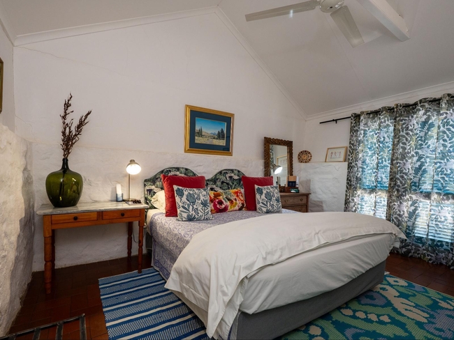 Stable Cottage - NonU - Room 04