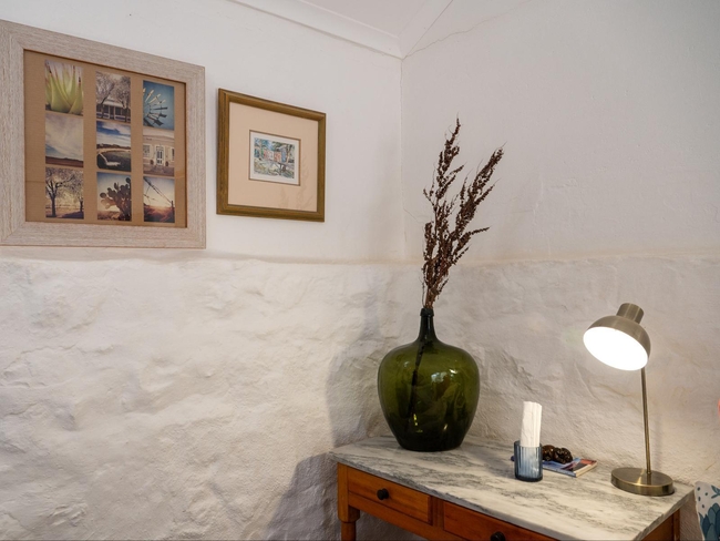 Stable Cottage - NonU - Room 04