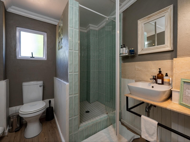 Stable Cottage - NonU - Room 04