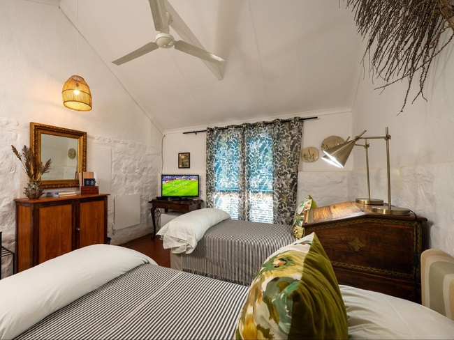 Stable Cottage - Fearless Streaker - Room 05