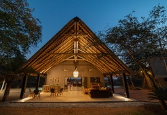 Tomo Safari Lodge