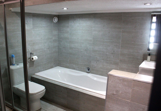 Family Room Tub and Shower