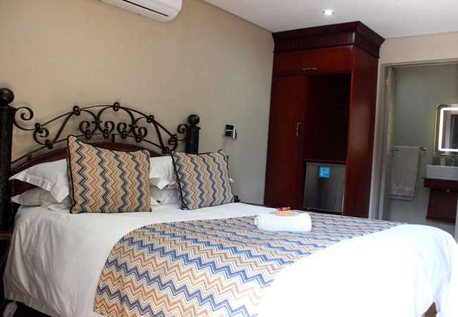 Double Room with Tub and Shower