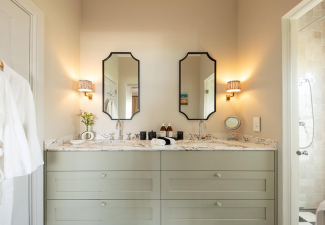 La Fontaine Lodge-Sea Facing Deluxe Room