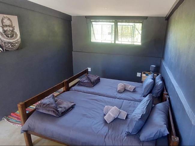 Jimmie H Room (Shared Bathroom)