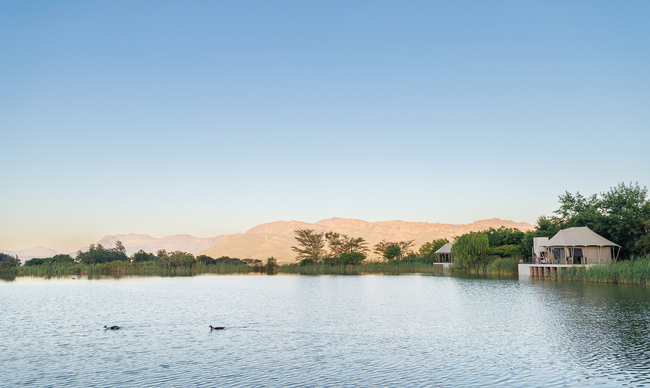 Lakeside Glamping at Dawn Mountains