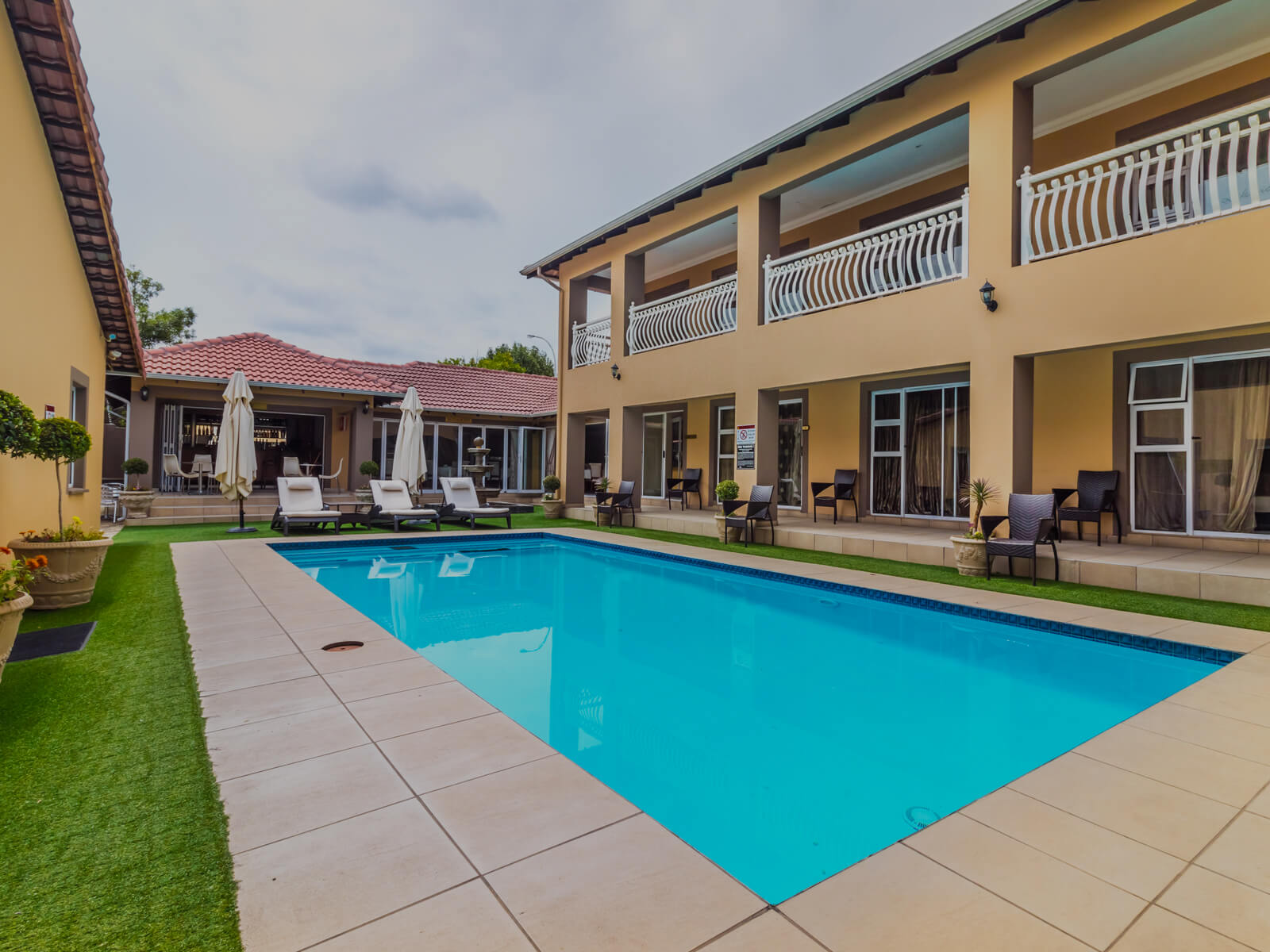 Lakeview Boutique Hotel