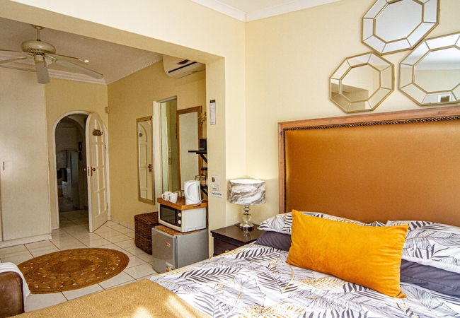 Non sea facing standard (upstairs)