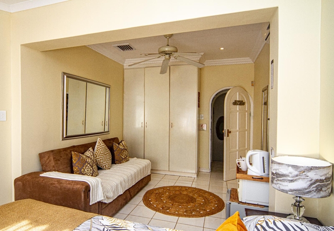 Non sea facing standard (upstairs)