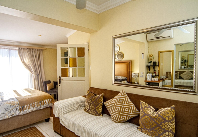 Non sea facing standard (upstairs)