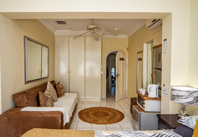 Non sea facing standard (upstairs)