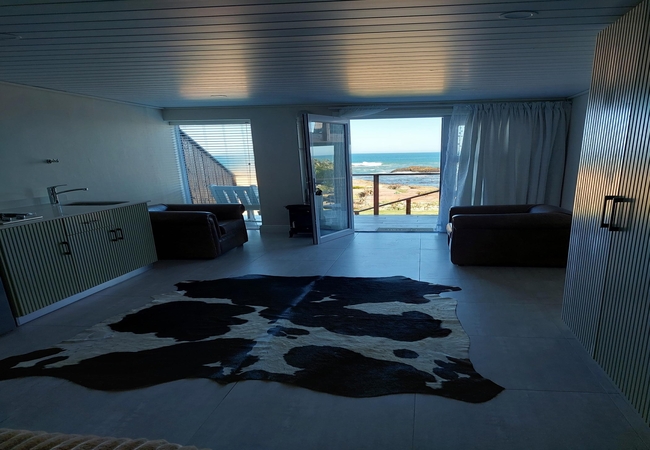 Luxury Beachfront Room 3