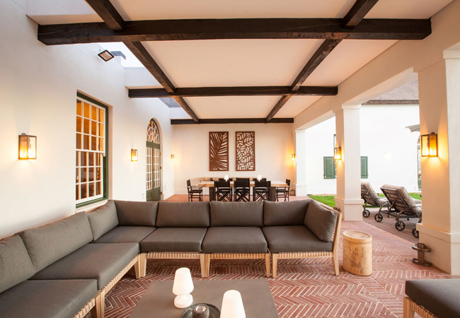 L\'Amitie Manor House