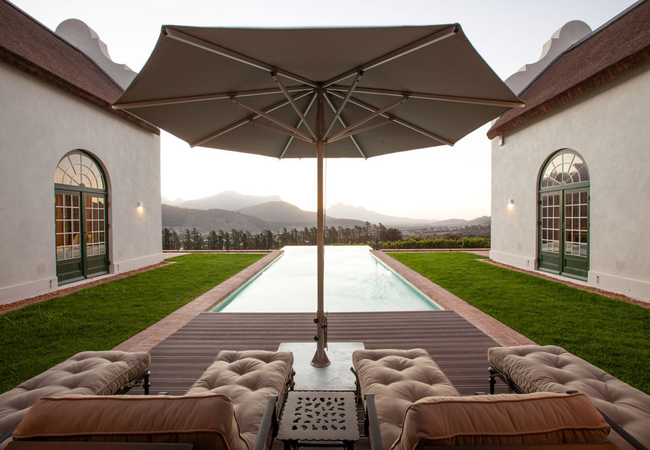 L\'Amitie Manor House