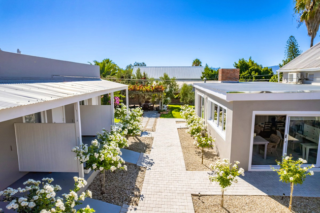 La Montagne Guesthouse