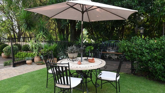 Lamor Guest House
