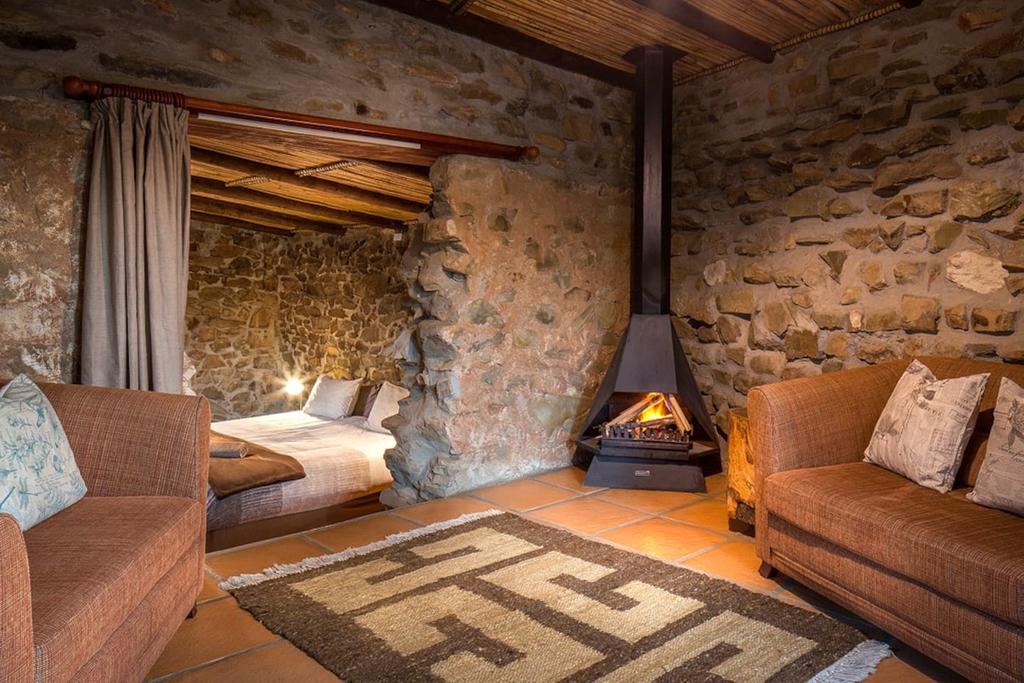 Malachite Cottage lounge