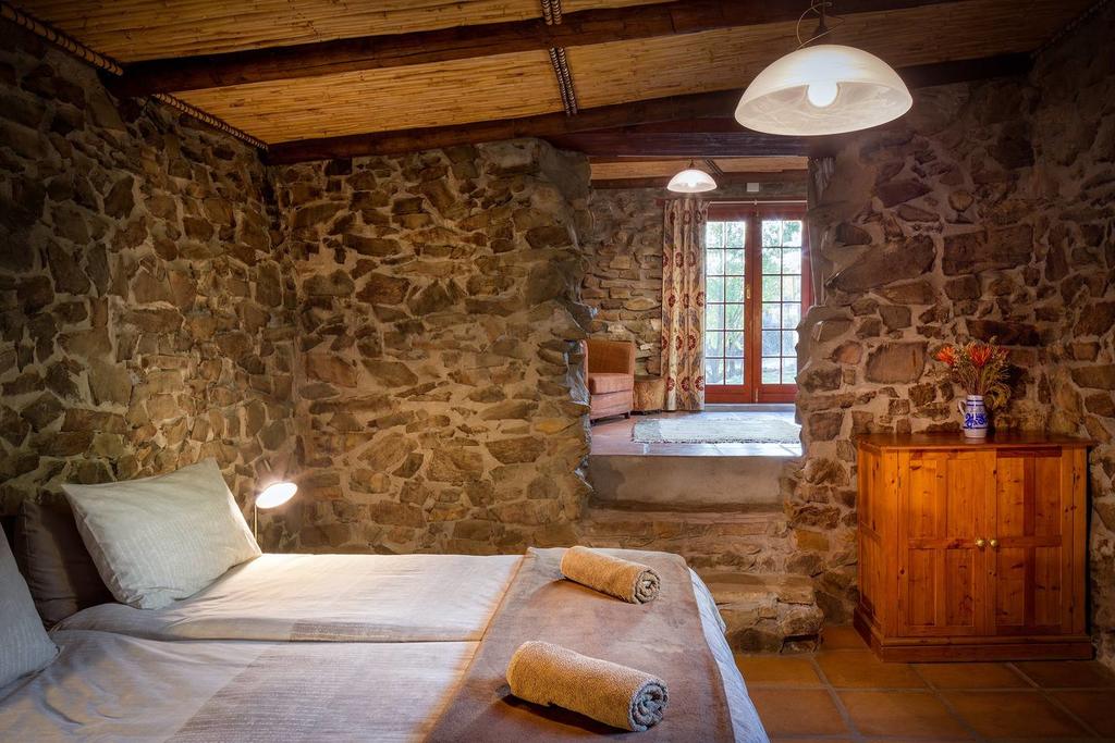 Malachite Cottage bedroom