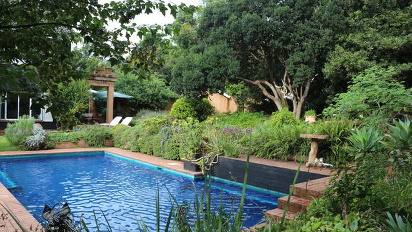 Communal swimming pool