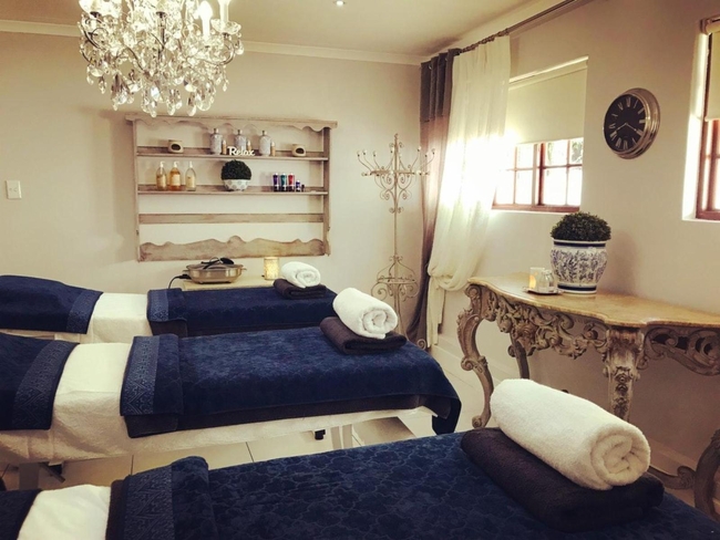 La Riviera Guesthouse
