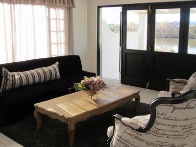 La Riviera Guesthouse
