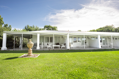 La Riviera Guesthouse