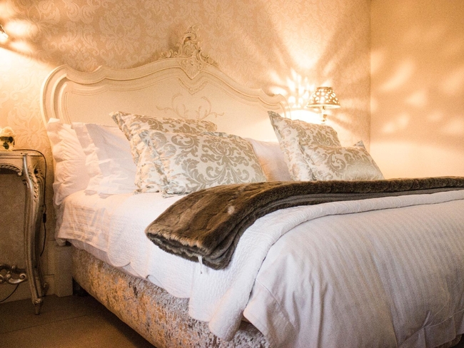 Honeymoon Suite